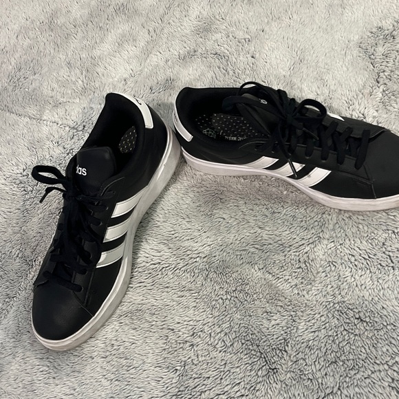 Adidas leather court sneakers!!! - Picture 8 of 10
